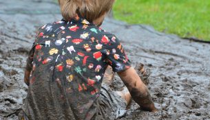 moddervlekken uit kleding verwijderen